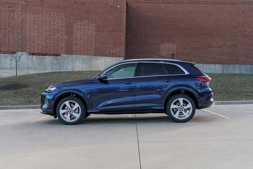 2025 Audi Q5 Premium Plus TFSI quattro S tronic