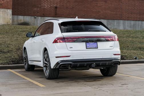Glacier White Metallic 2026 Audi Q8 55 Premium Plus