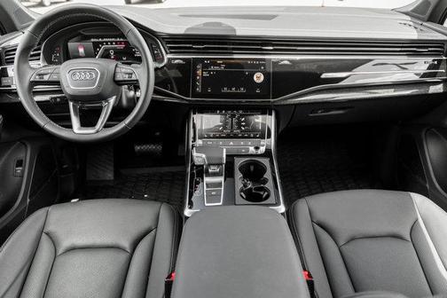2025 Audi Q7 55 Premium Plus