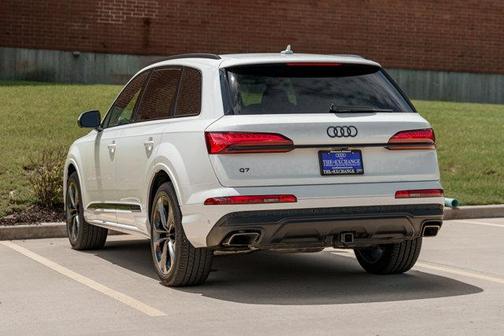 2025 Audi Q7 55 Premium Plus