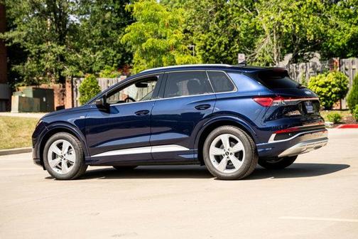 2024 Audi Q4 e-tron 55