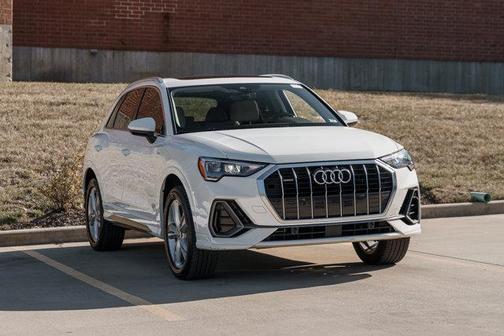 2022 Audi Q3 45 S line Premium