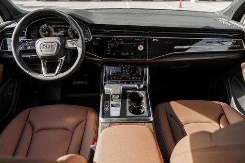 2025 Audi Q7 55 Premium Plus