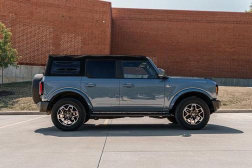 2023 Ford Bronco Outer Banks