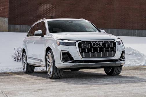 2025 Audi Q7 55 Premium Plus