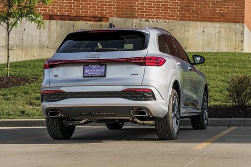 Florett Silver Metallic 2026 Audi Q5 Premium Plus TFSI quattro S tronic
