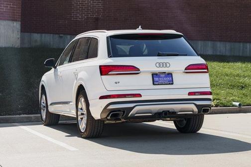 2025 Audi Q7 55 Premium Plus