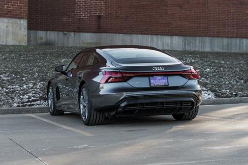 2022 Audi e-tron GT Premium Plus