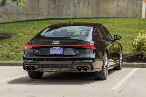 Mythos Black Metallic 2024 Audi S7 Prestige TFSI quattro Tiptronic