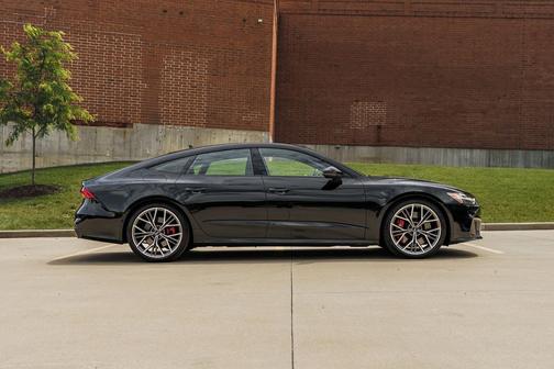 Mythos Black Metallic 2024 Audi S7 Prestige TFSI quattro Tiptronic