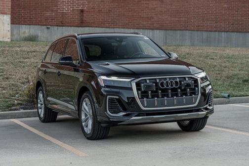 2025 Audi Q7 55 Premium Plus