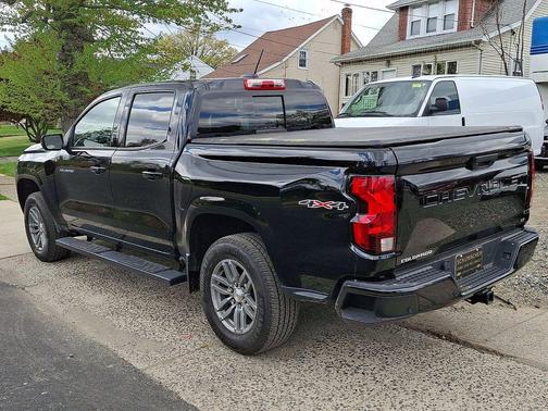 Black 2024 Chevrolet Colorado LT
