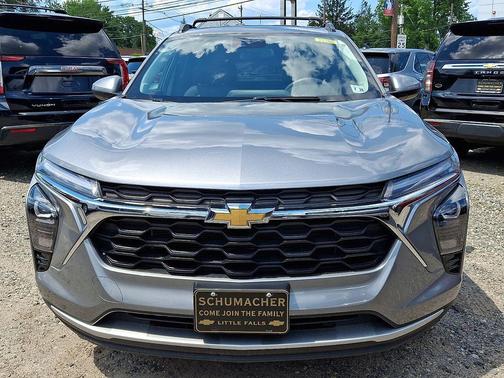 Sterling Gray Metallic 2024 Chevrolet Trax LT