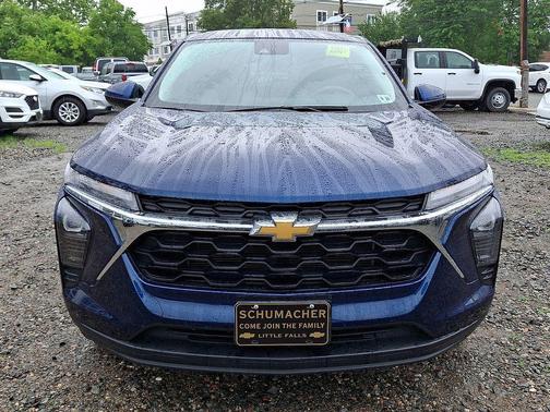 Blue Glow Metallic 2024 Chevrolet Trax LS