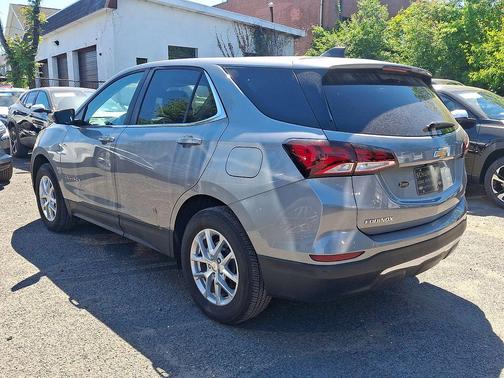 Sterling Gray Metallic 2024 Chevrolet Equinox 1LT