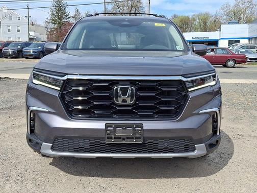 Gray 2023 Honda Pilot Touring 8-Passenger