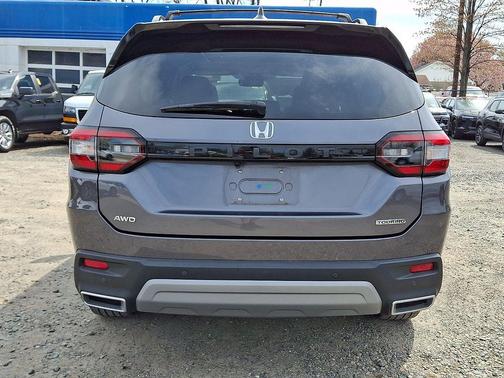 Gray 2023 Honda Pilot Touring 8-Passenger