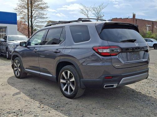 Gray 2023 Honda Pilot Touring 8-Passenger