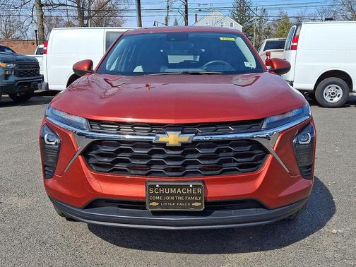 Cayenne Orange Metallic 2024 Chevrolet Trax LS