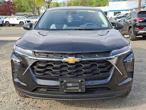 Mosaic Black Metallic 2024 Chevrolet Trax LS