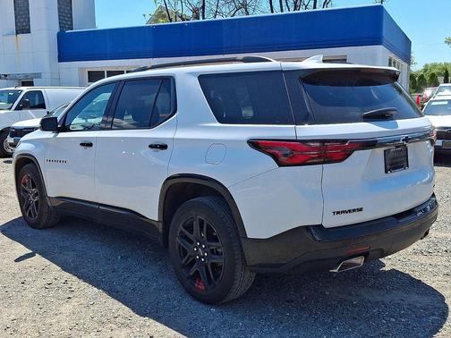 Summit White 2023 Chevrolet Traverse Premier