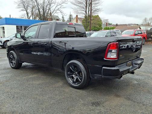 Diamond Black Crystal Pearlcoat 2023 RAM 1500 Big Horn/Lone Star