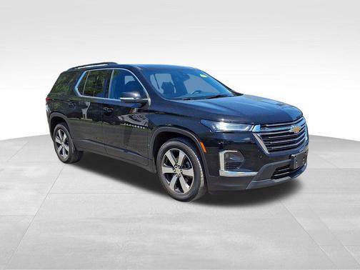 Mosaic Black Metallic 2023 Chevrolet Traverse LT Leather