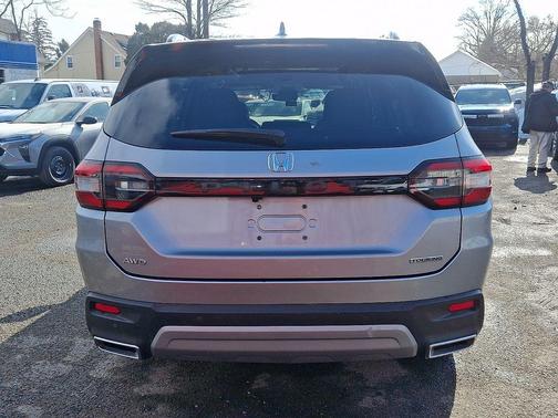 2025 Honda Pilot Touring 8-Passenger