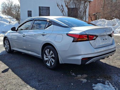 2022 Nissan Altima S FWD