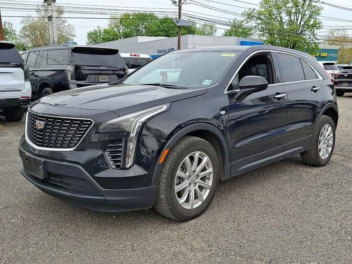 Stellar Black Metallic 2023 Cadillac XT4 Luxury