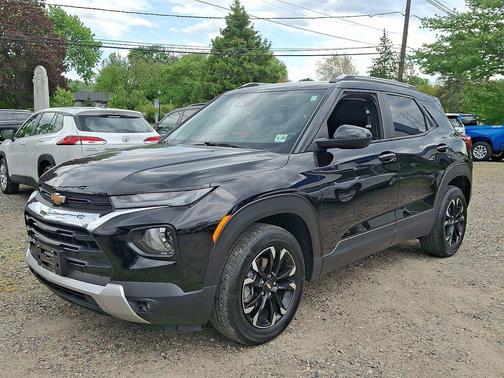 Mosaic Black Metallic 2023 Chevrolet Trailblazer LT