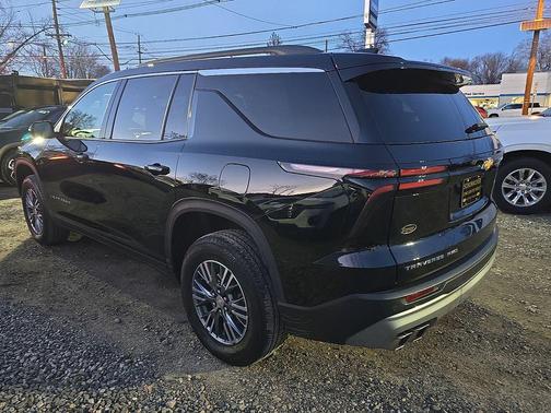 2024 Chevrolet Traverse LT