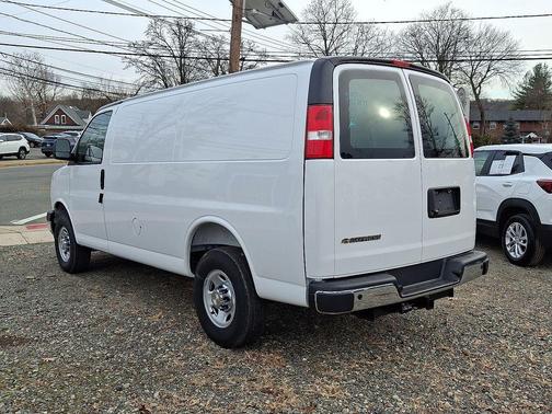 2025 Chevrolet Express 2500 RWD 2500 Regular Wheelbase WT