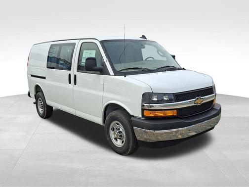 2025 Chevrolet Express 2500 RWD 2500 Regular Wheelbase WT