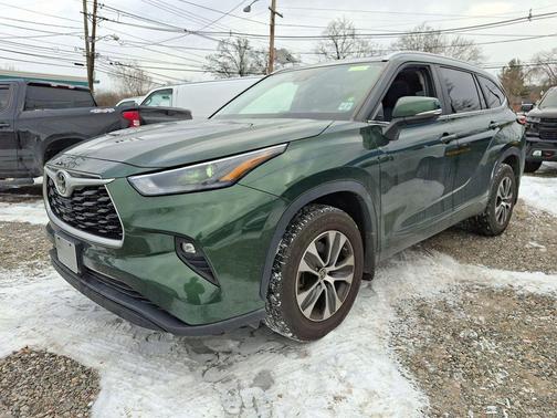 2023 Toyota Highlander XLE