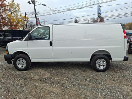 2025 Chevrolet Express 2500 RWD 2500 Regular Wheelbase WT