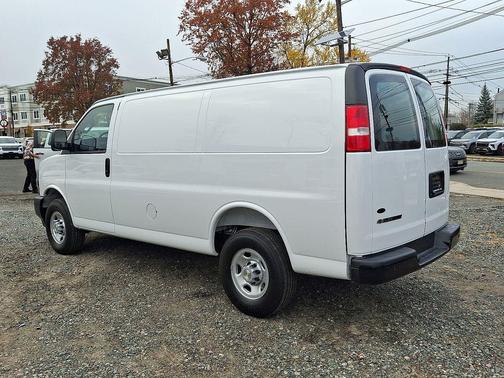 2025 Chevrolet Express 2500 RWD 2500 Regular Wheelbase WT
