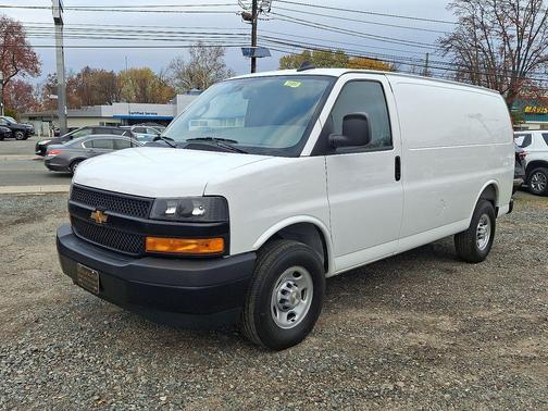 2025 Chevrolet Express 2500 RWD 2500 Regular Wheelbase WT
