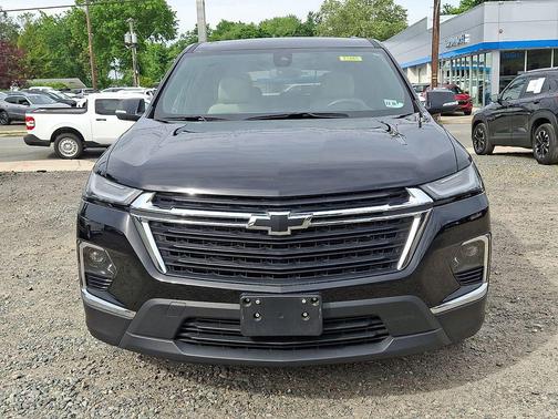 Mosaic Black Metallic 2023 Chevrolet Traverse LS