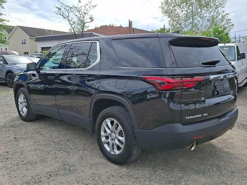Mosaic Black Metallic 2023 Chevrolet Traverse LS