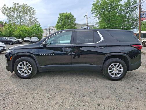 Mosaic Black Metallic 2023 Chevrolet Traverse LS
