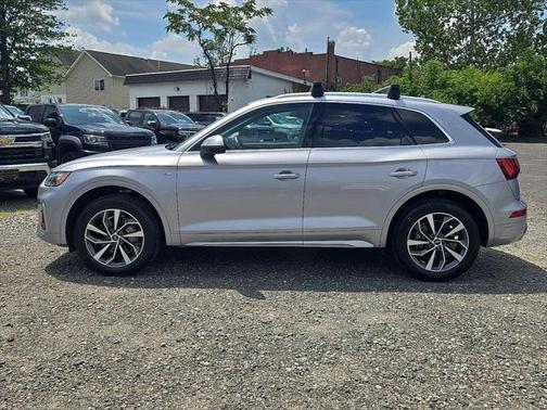 2022 Audi Q5 45 S line Premium Plus
