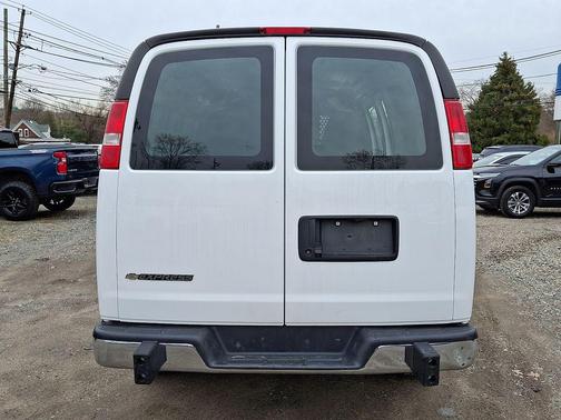 2024 Chevrolet Express 2500 RWD 2500 Regular Wheelbase WT