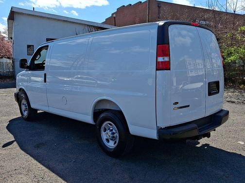 Summit White 2025 Chevrolet Express 2500 RWD 2500 Regular Wheelbase WT