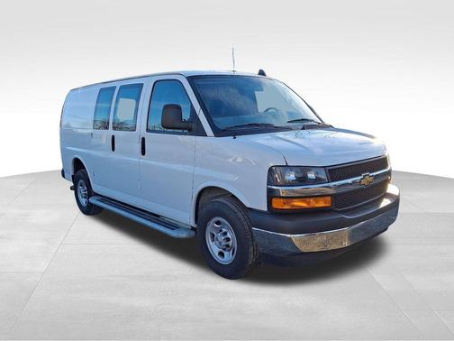 2024 Chevrolet Express 2500 RWD 2500 Regular Wheelbase WT
