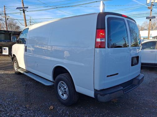 2024 Chevrolet Express 2500 RWD 2500 Regular Wheelbase WT