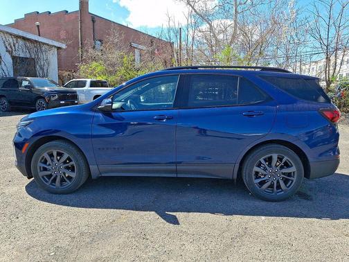 Blue Glow Metallic 2022 Chevrolet Equinox AWD RS