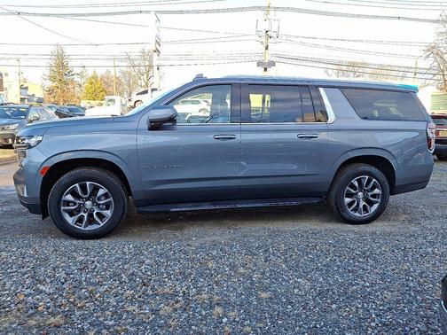 2022 Chevrolet Suburban LT
