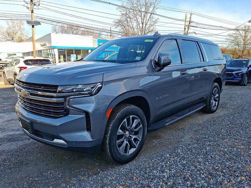 2022 Chevrolet Suburban LT