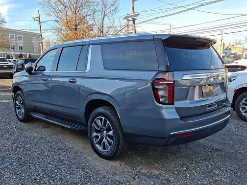 2022 Chevrolet Suburban LT